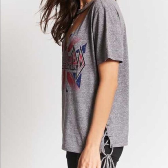 Def Leppard Cut-Out Lace-up Graphic T Shirt - Picture 8 of 8